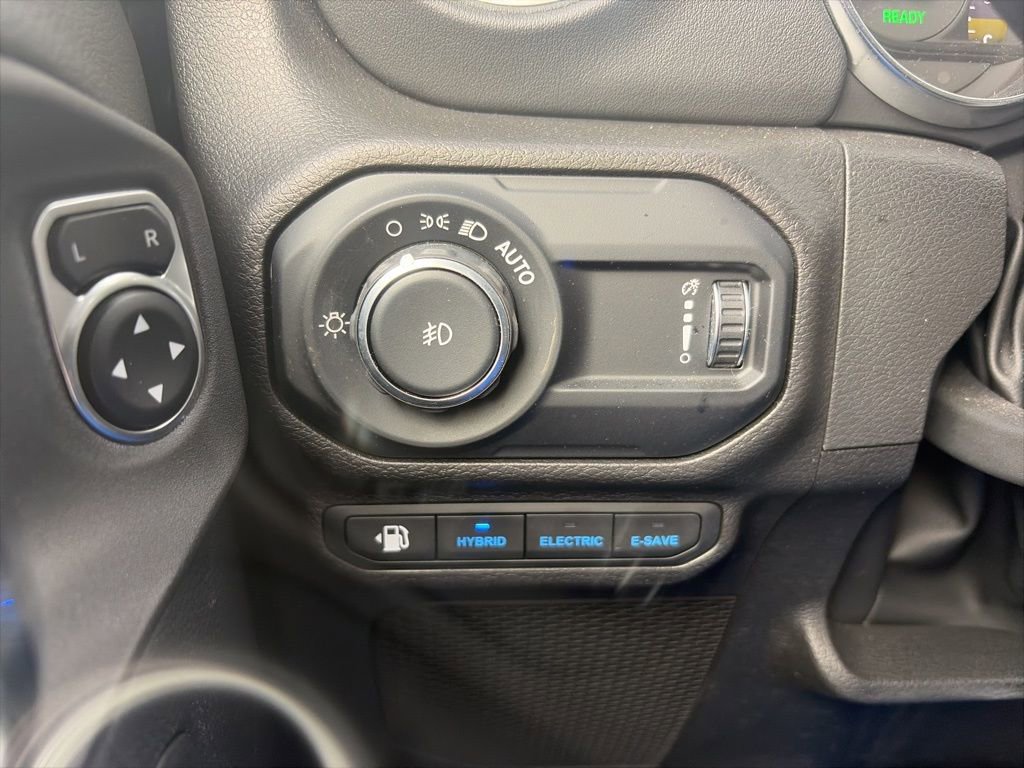 Used 2023 Jeep Wrangler Unlimited Sahara w/ Cold Weather Group image 20