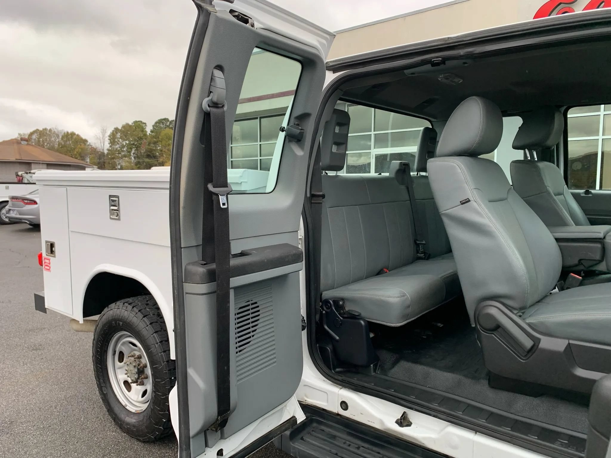 Used 2015 Ford F250 XL w/ Power Equipment Group AWD/4WD image 29