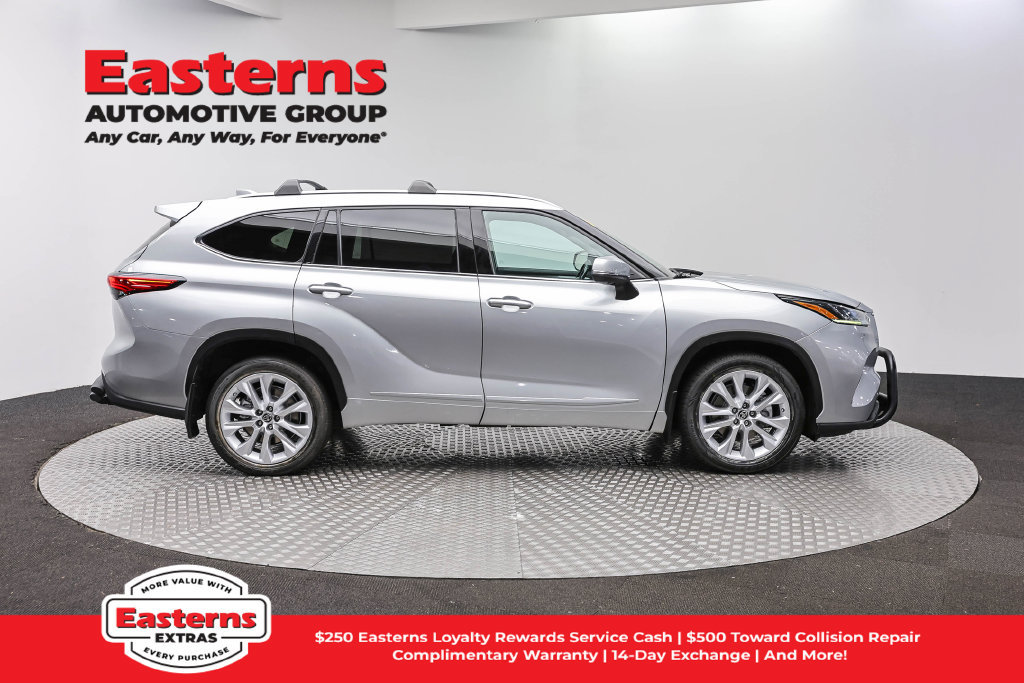 Used 2021 Toyota Highlander Limited AWD/4WD image 5