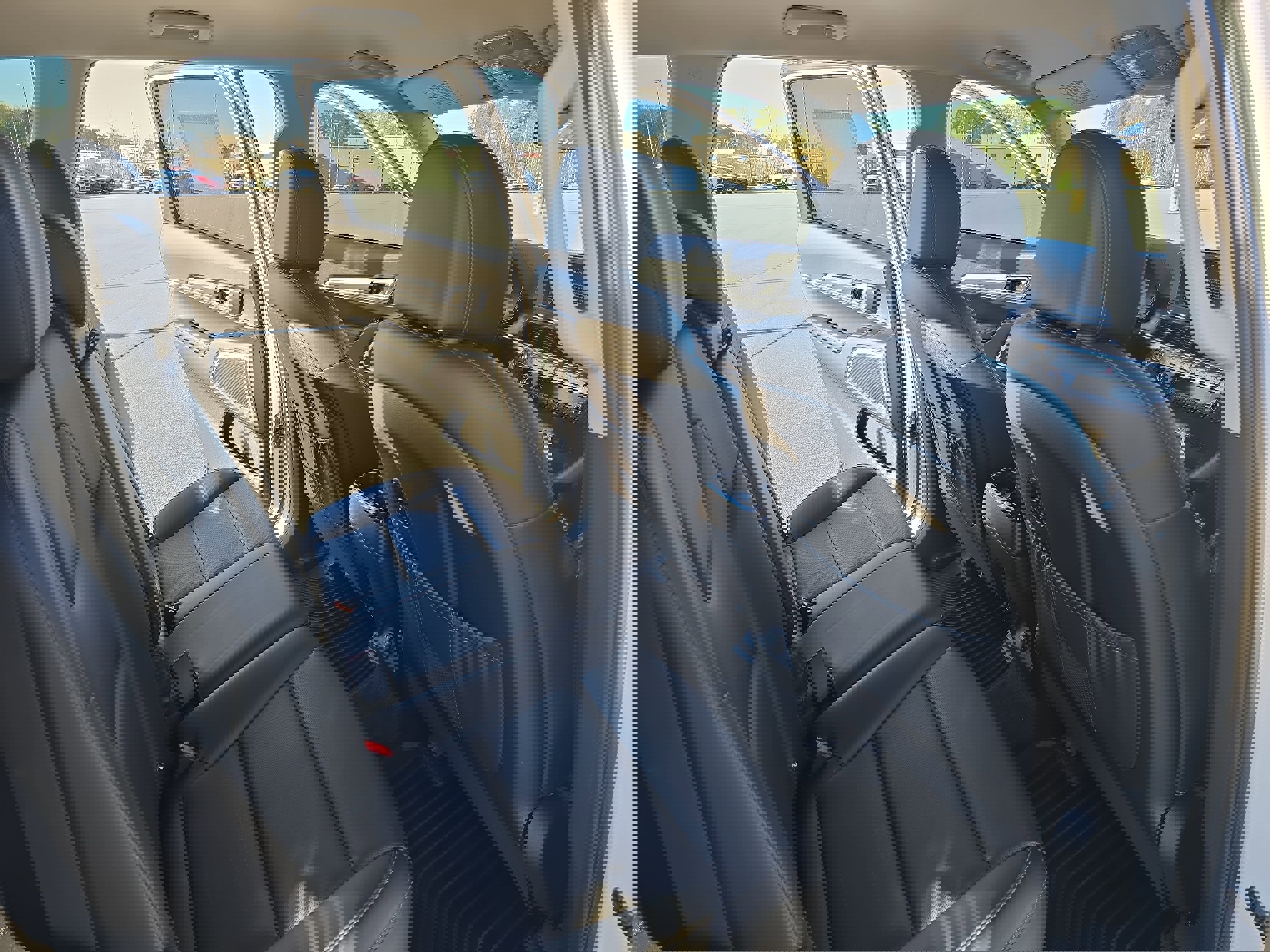 Used 2022 Kia Telluride LX image 11