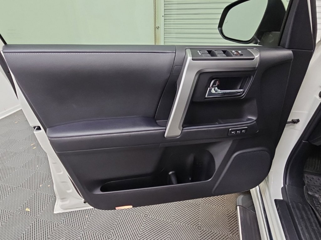 Used 2023 Toyota 4Runner Limited RWD image 29