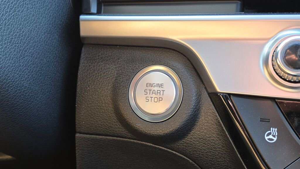 Used 2025 Kia Telluride EX w/ EX Captain's Chair Package AWD/4WD image 37