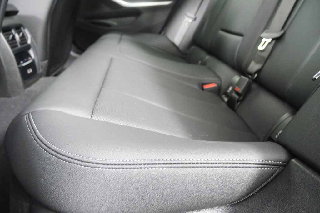 Certified 2025 BMW 330i Sedan image 14