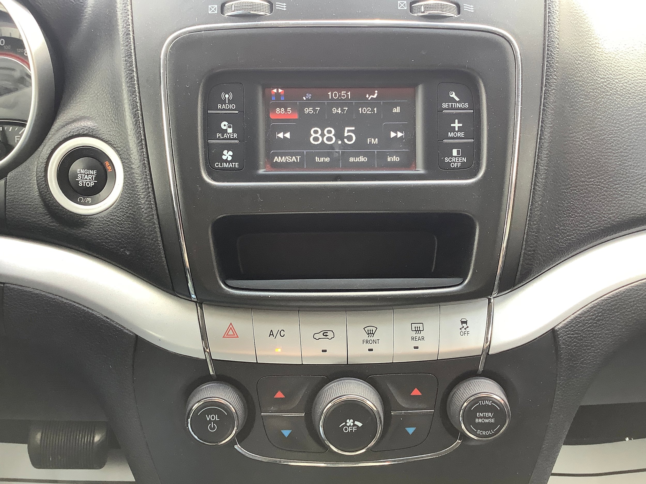 Used 2018 Dodge Journey SE w/ Connectivity Group FWD image 20