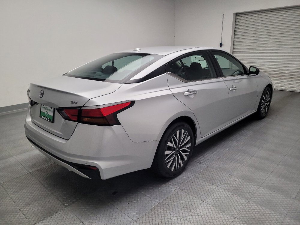 Used 2024 Nissan Altima 2.5 SV image 9