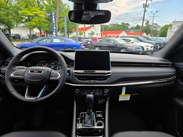 New 2026 Jeep Compass Latitude AWD/4WD image 3