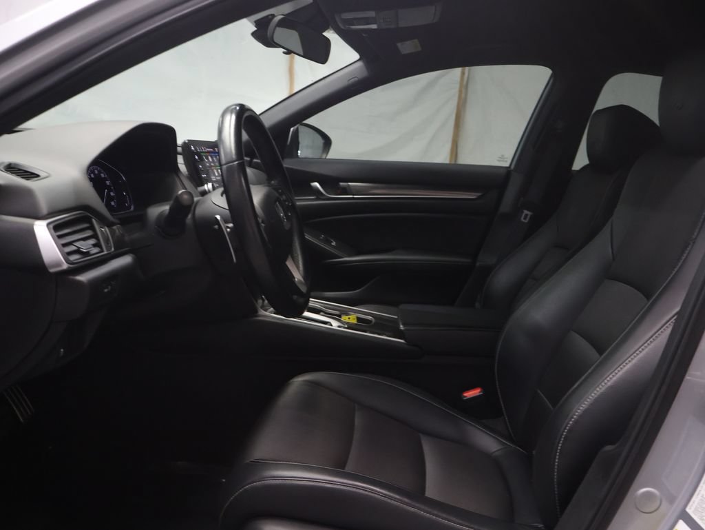 Used 2018 Honda Accord Sport image 16