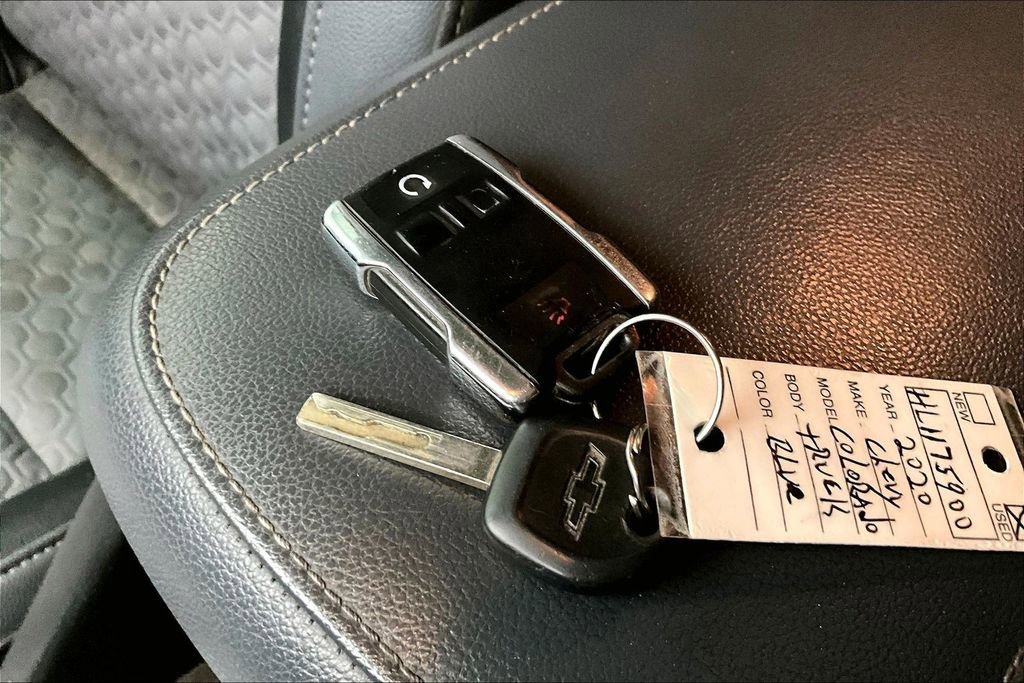 Used 2020 Chevrolet Colorado Z71 image 13