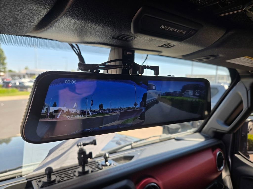 Used 2018 Jeep Wrangler Unlimited Rubicon w/ Dual Top Group AWD/4WD image 19