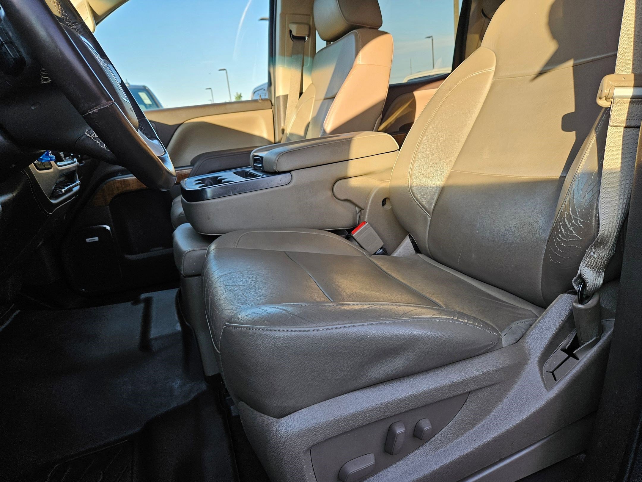 Used 2014 GMC Sierra 1500 SLT w/ SLT Crew Cab Value Package AWD/4WD image 17