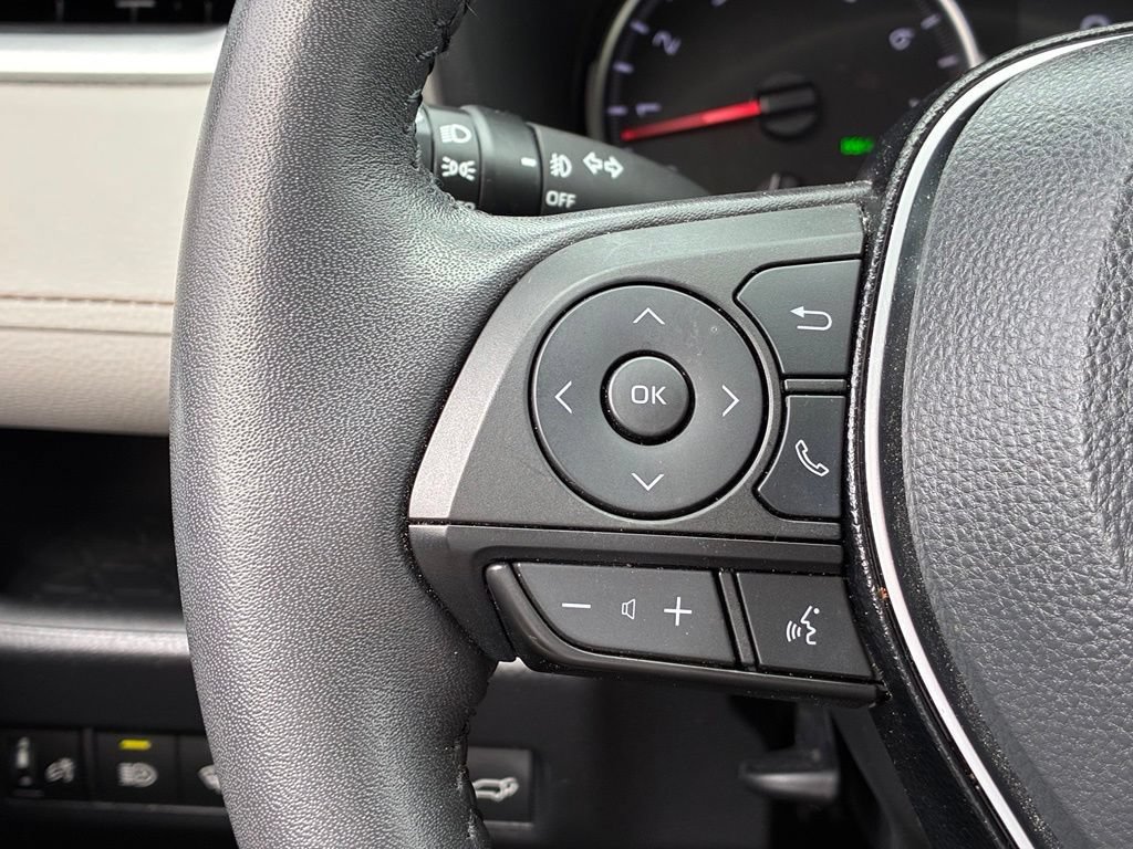 Used 2021 Toyota RAV4 XLE Premium FWD image 26