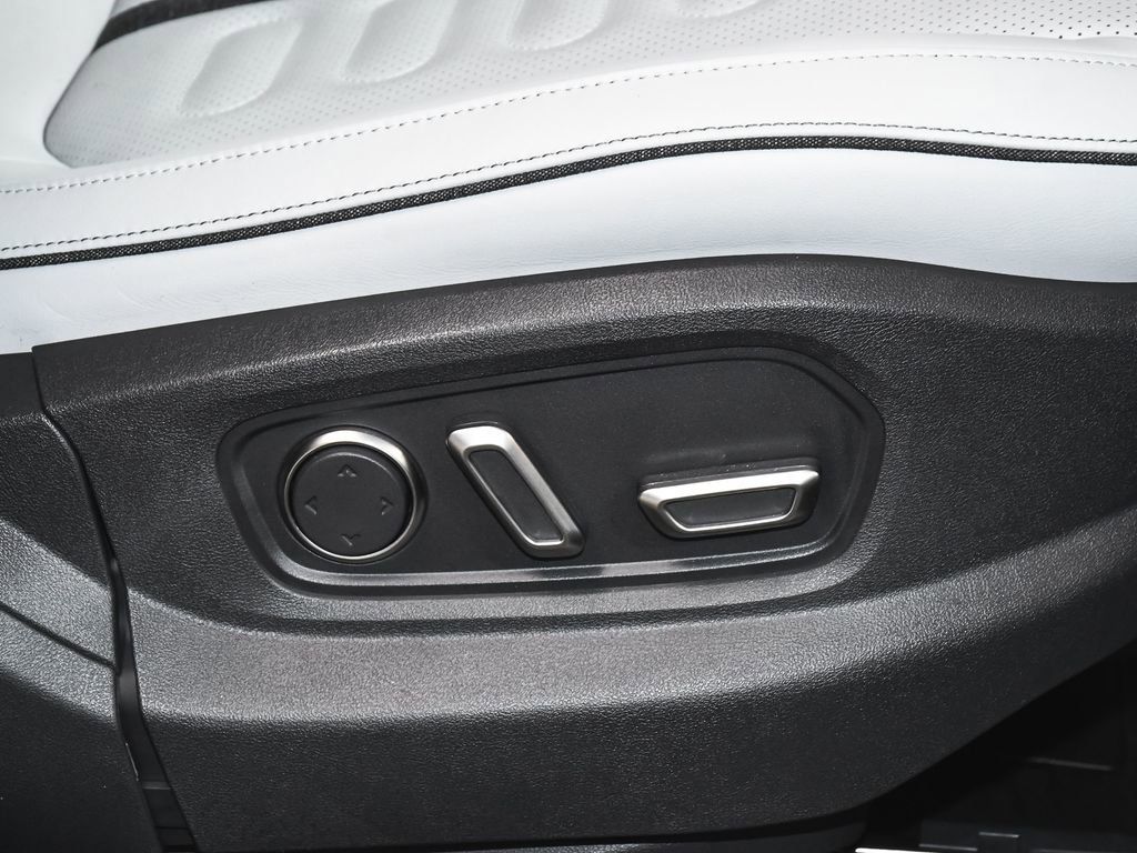 Used 2025 Rivian R1S Adventure image 64