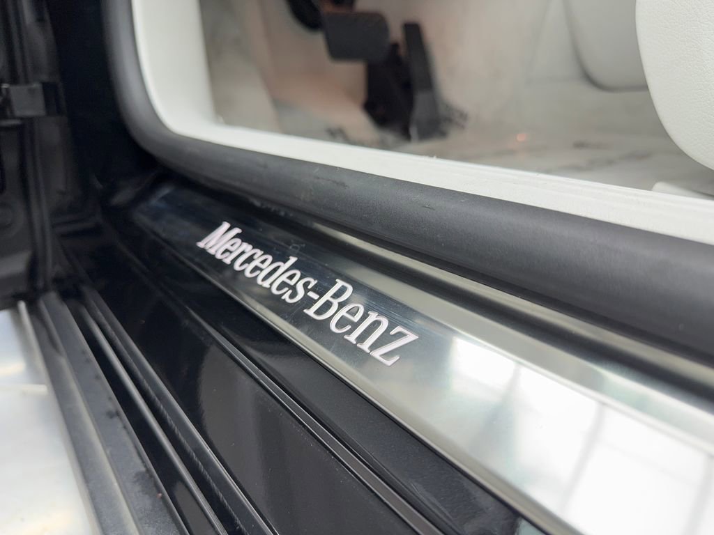 Used 2023 Mercedes-Benz EQE 500 4MATIC Sedan image 51