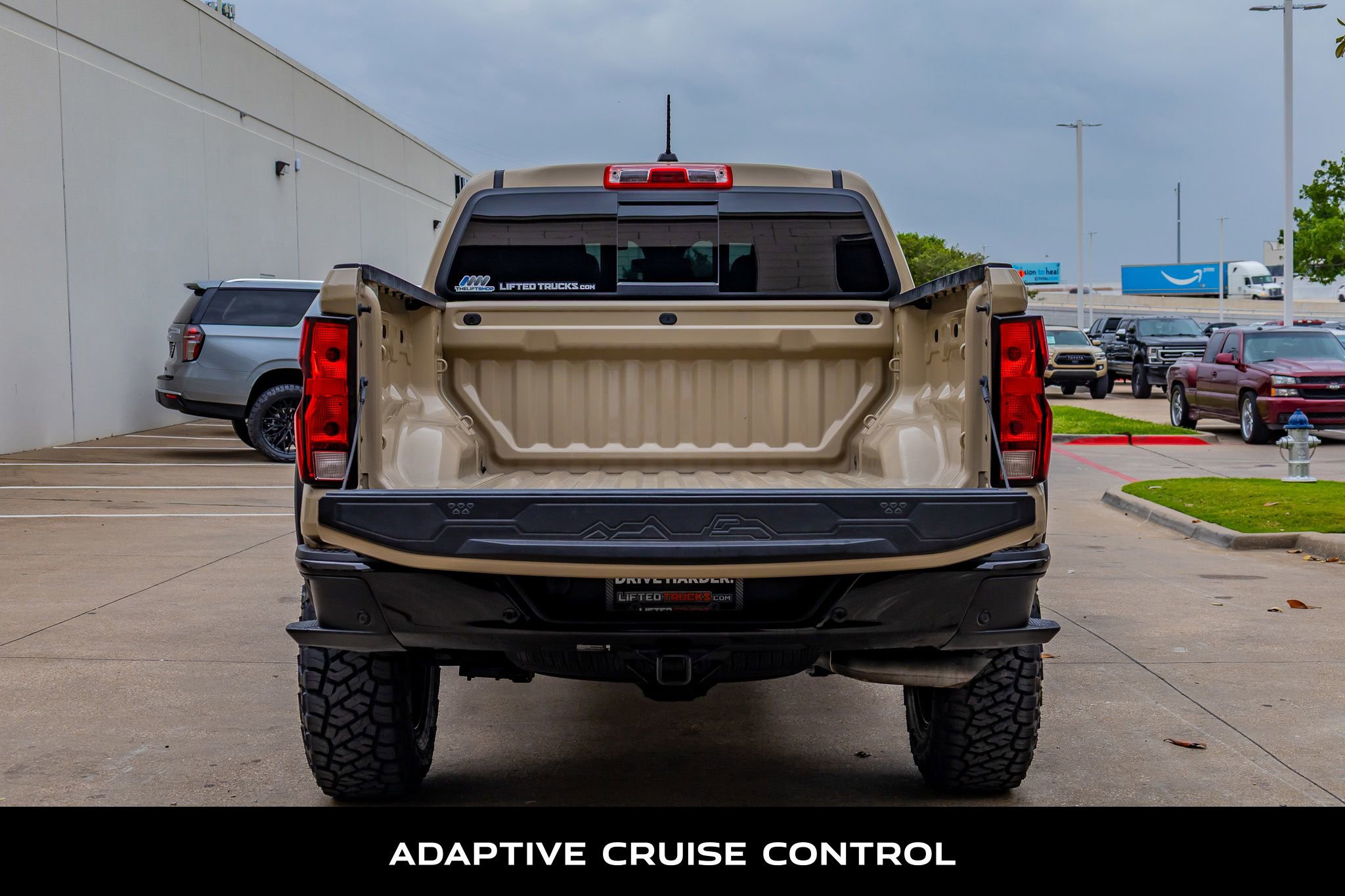 Used 2023 Chevrolet Colorado Trail Boss w/ Technology Package AWD/4WD image 9