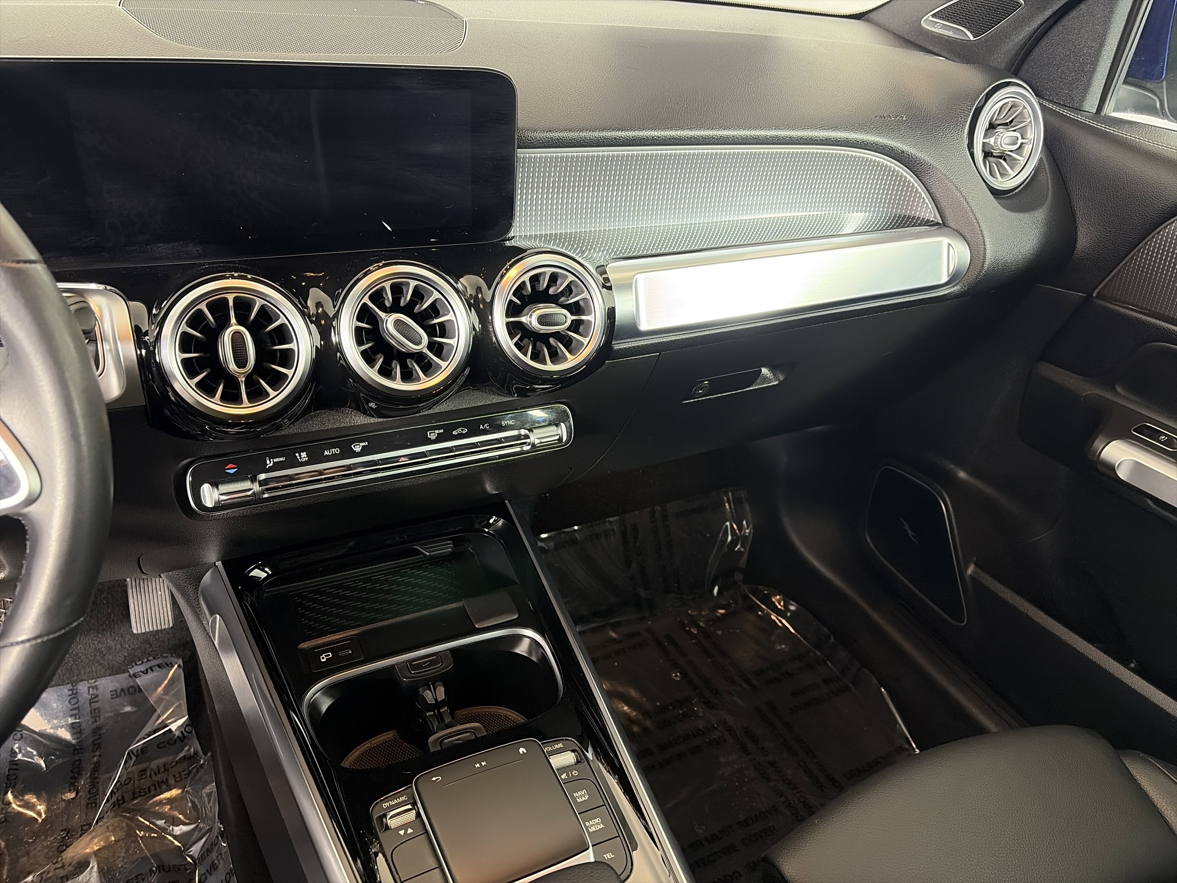 Certified 2021 Mercedes-Benz GLB 250 4MATIC image 4