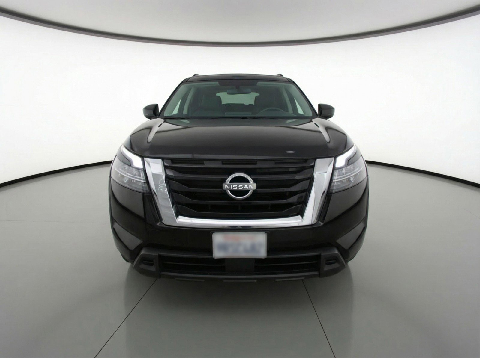 Used 2025 Nissan Pathfinder SV image 2