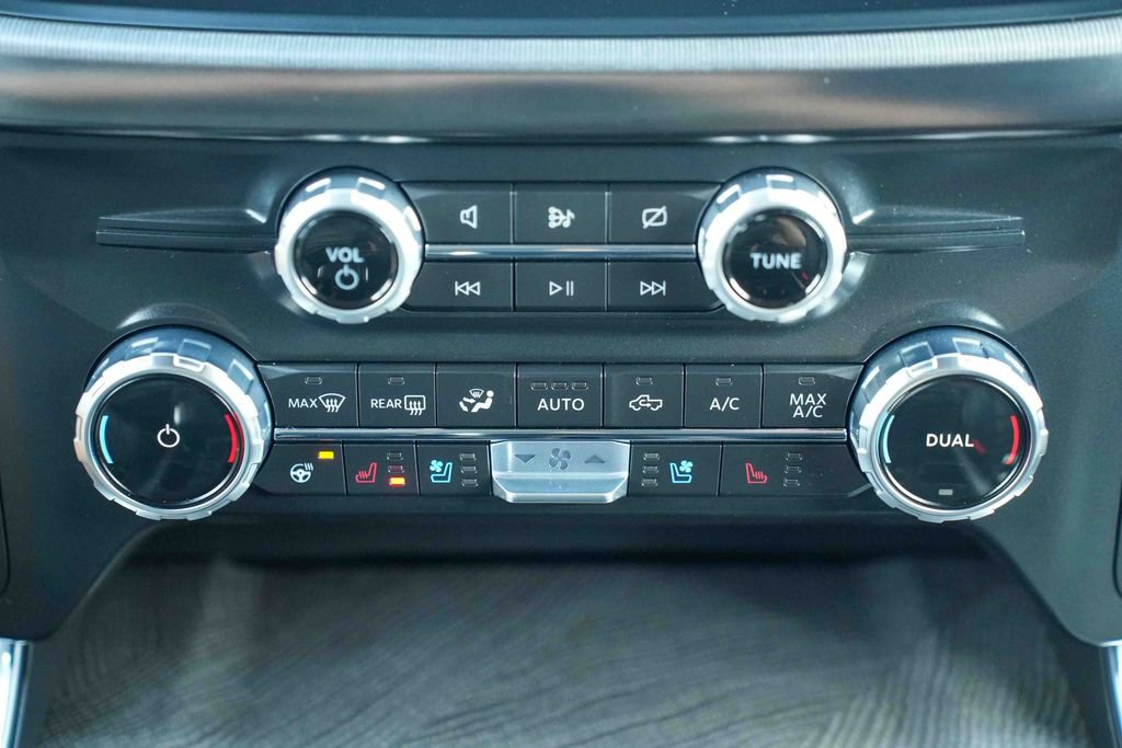 Used 2022 Ford F150 Platinum w/ Equipment Group 701A High AWD/4WD image 37