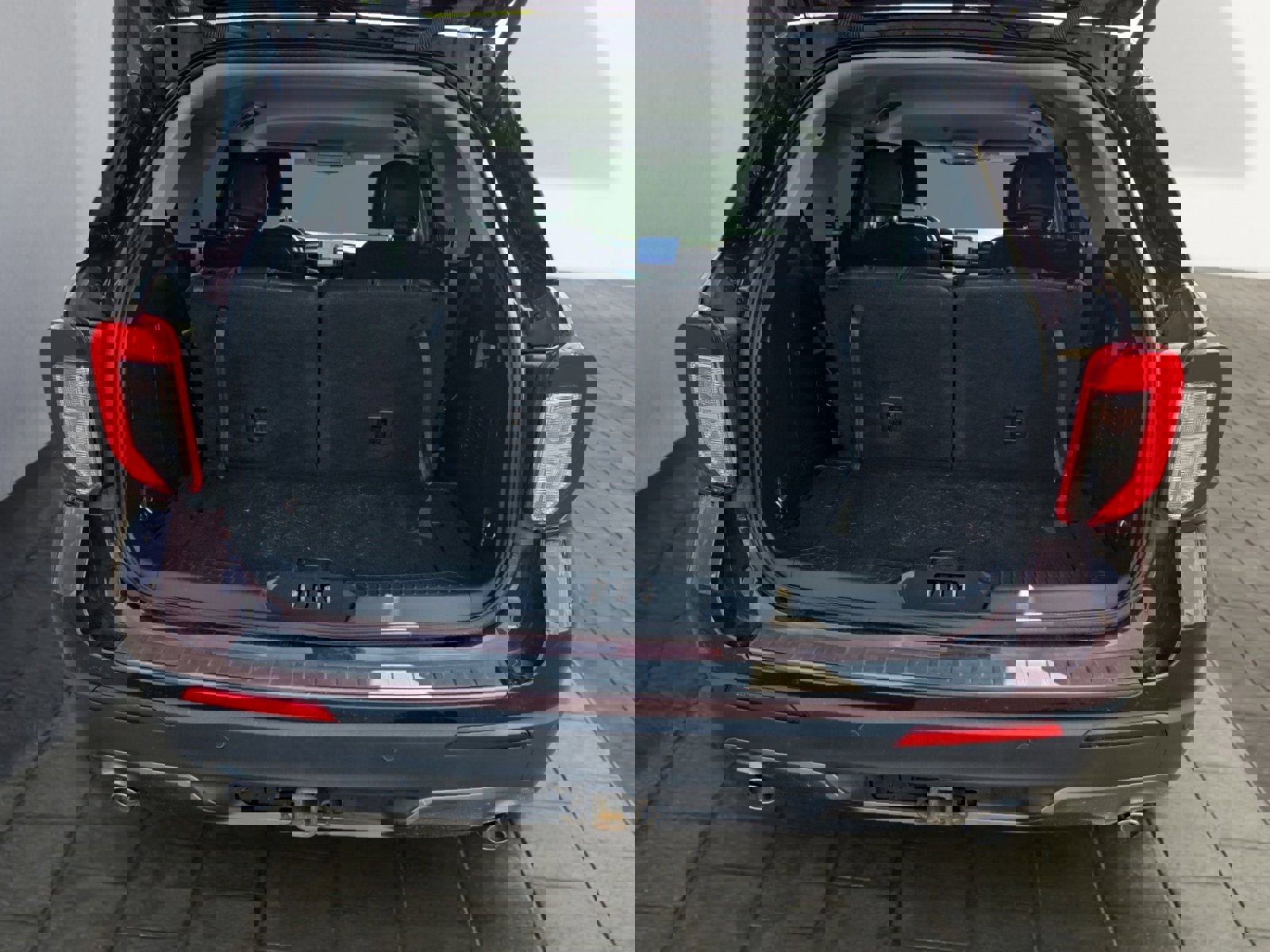 Certified 2023 Ford Explorer XLT w/ Equipment Group 202A image 25