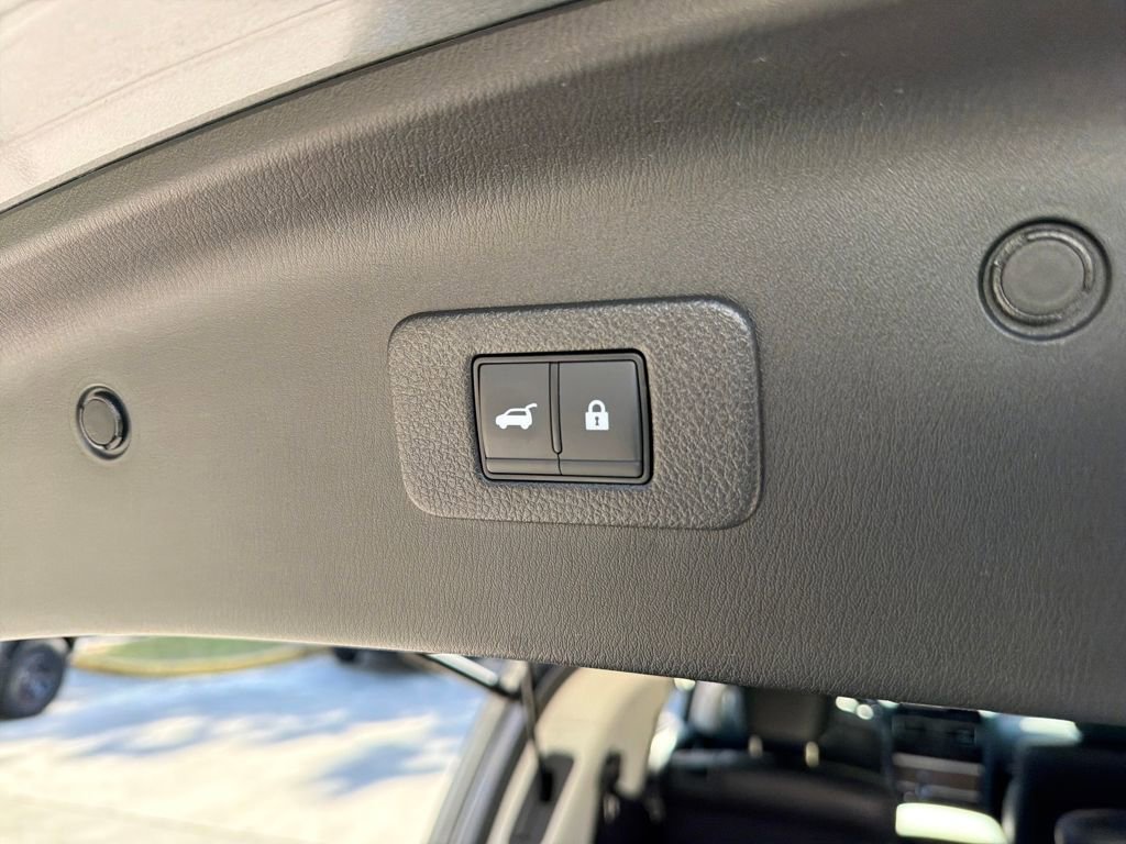 Used 2024 Nissan Armada SL w/ Captain's Chairs Package RWD image 37