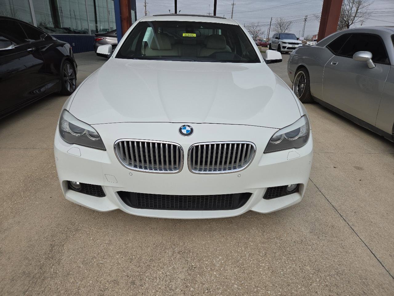 Used 2011 BMW 550i Sedan image 2