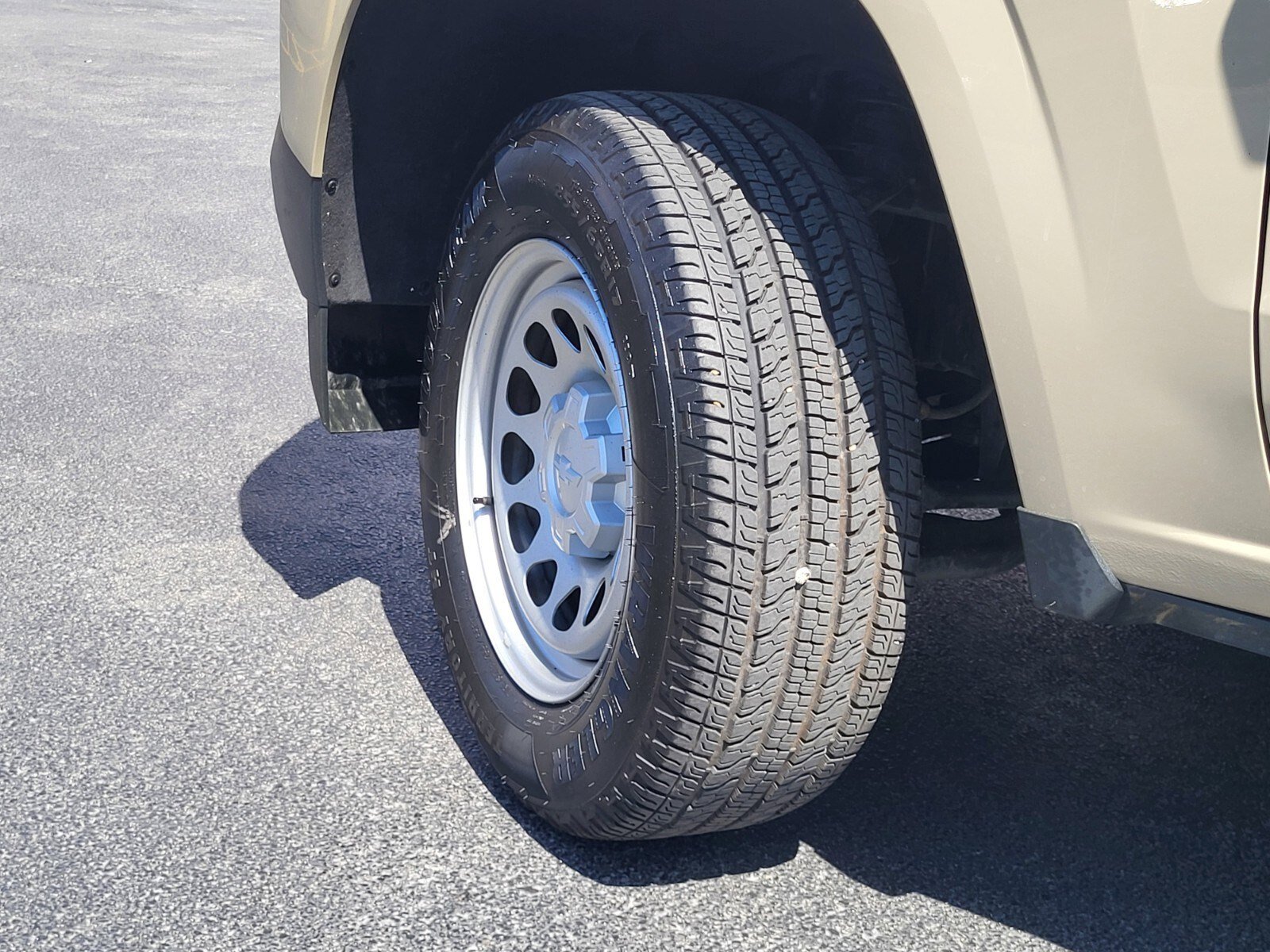 Used 2024 Chevrolet Colorado W/T image 32