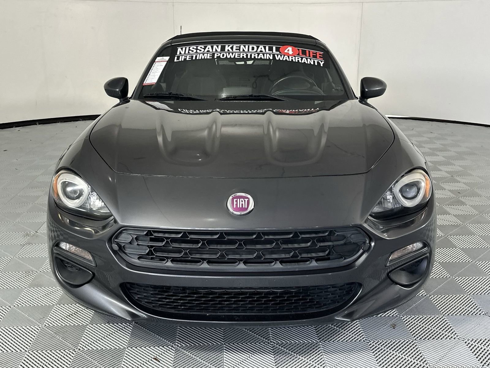 Used 2018 FIAT 124 Spider Classica w/ Technology & Siriusxm Group image 3