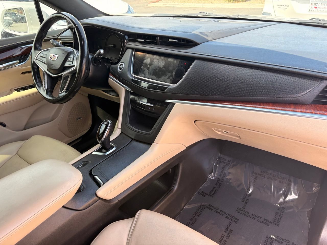 Used 2019 Cadillac XT5 Luxury w/ LPO, Radiant Package FWD image 12