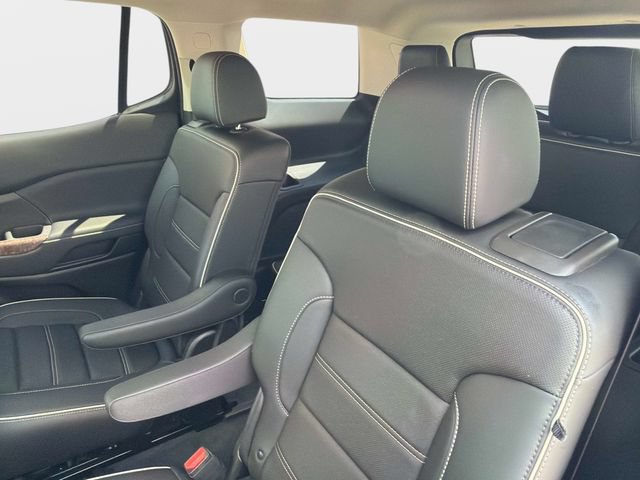 Used 2021 GMC Acadia Denali w/ Denali Technology Package FWD image 12