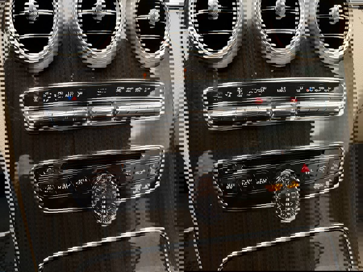 Used 2017 Mercedes-Benz C 300 4MATIC Cabriolet image 35