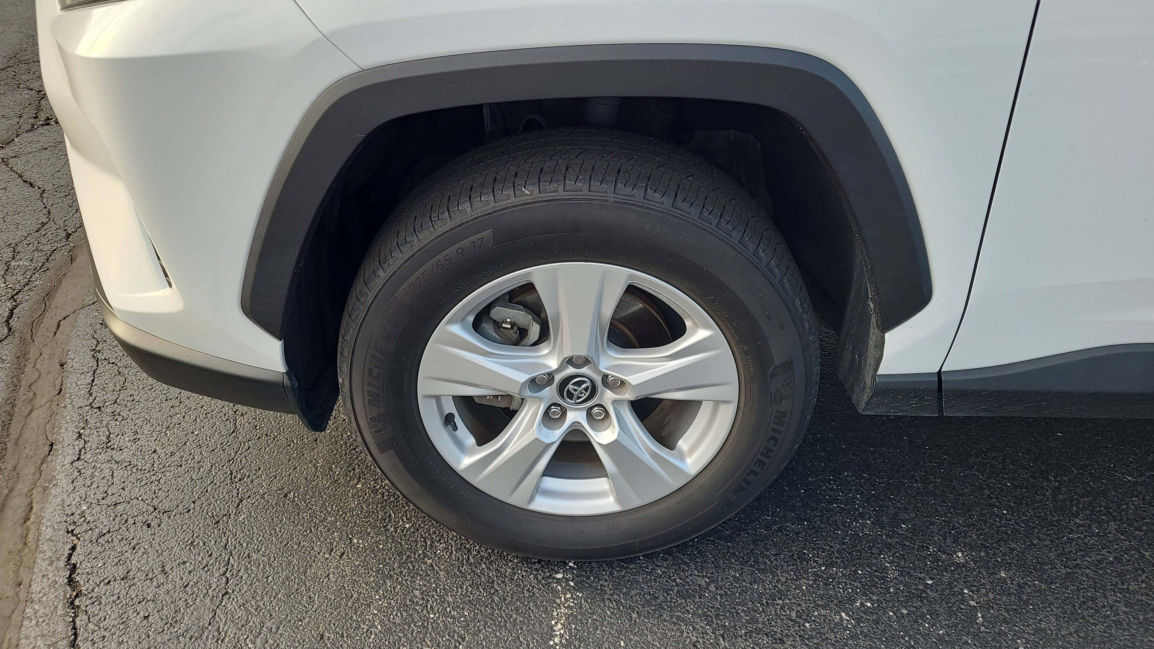 Used 2020 Toyota RAV4 XLE image 11