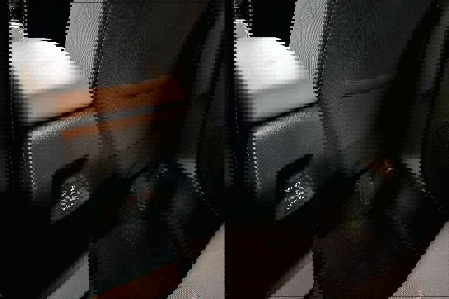 Used 2025 Subaru Crosstrek 2.0i Premium image 34