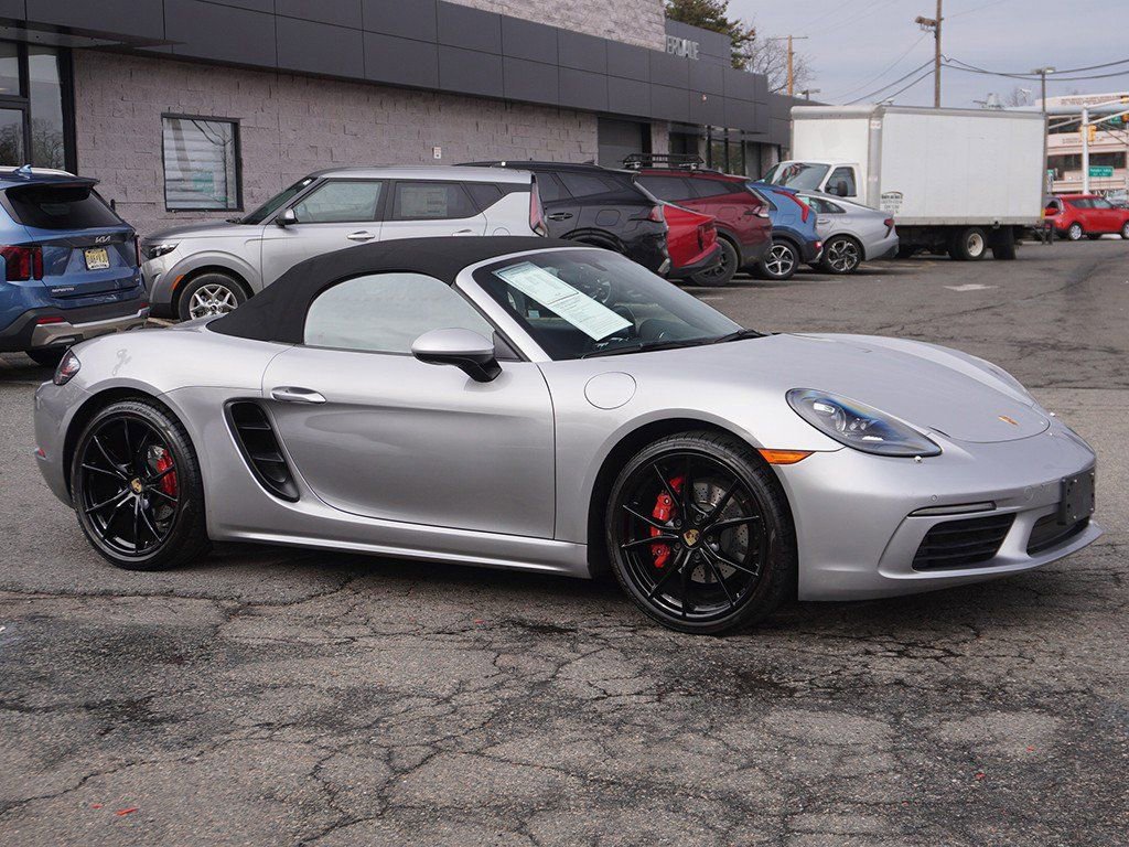 Used 2023 Porsche 718 Boxster S w/ Sport Chrono Package image 2