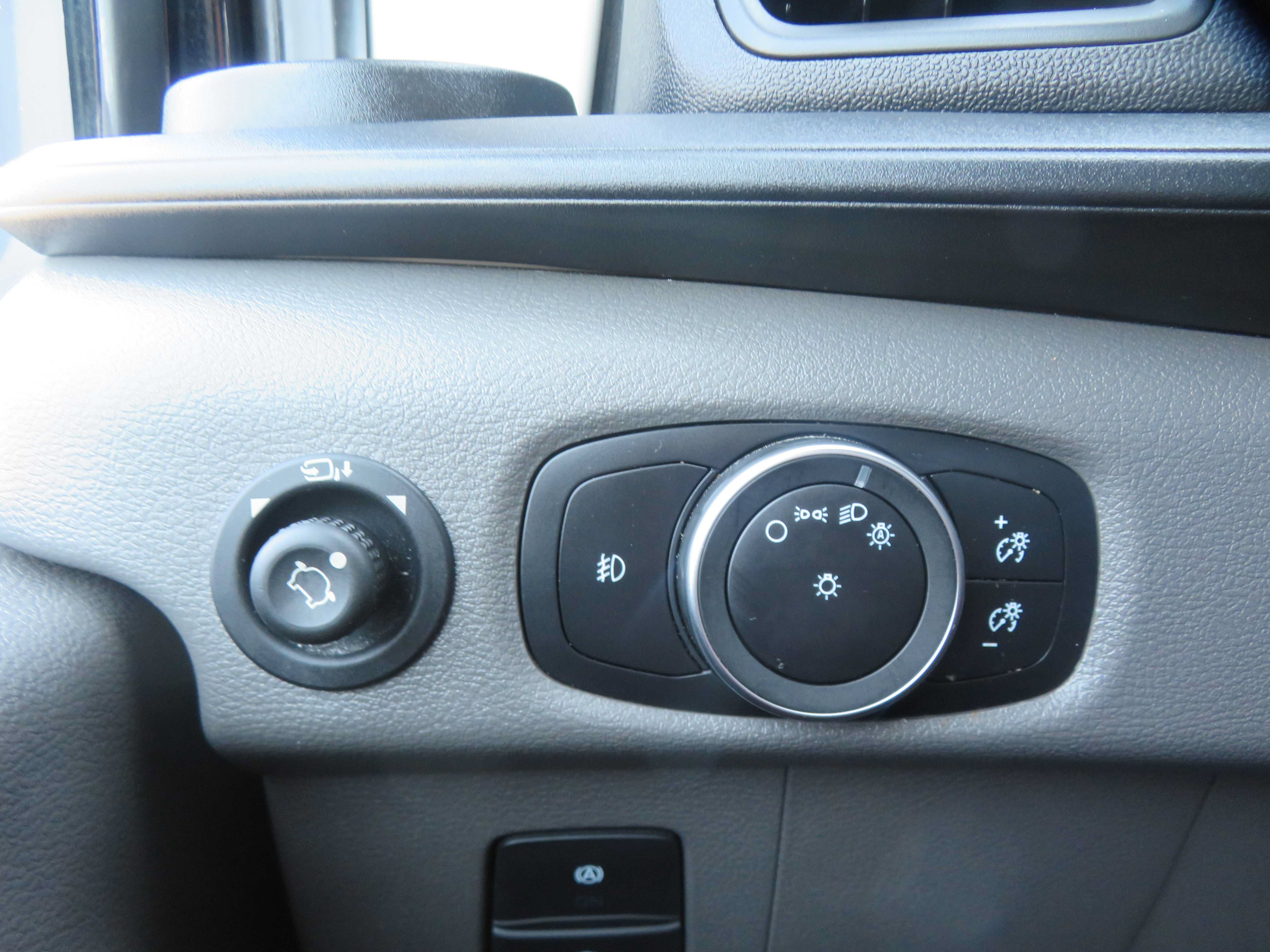 Used 2025 Ford Transit 350 XLT RWD image 37