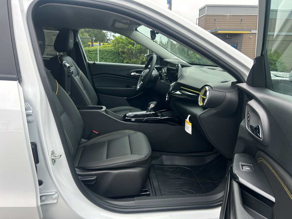 New 2026 Chevrolet Trax ACTIV FWD image 25