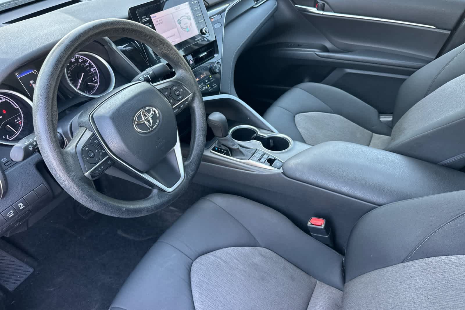 Used 2021 Toyota Camry LE FWD image 10