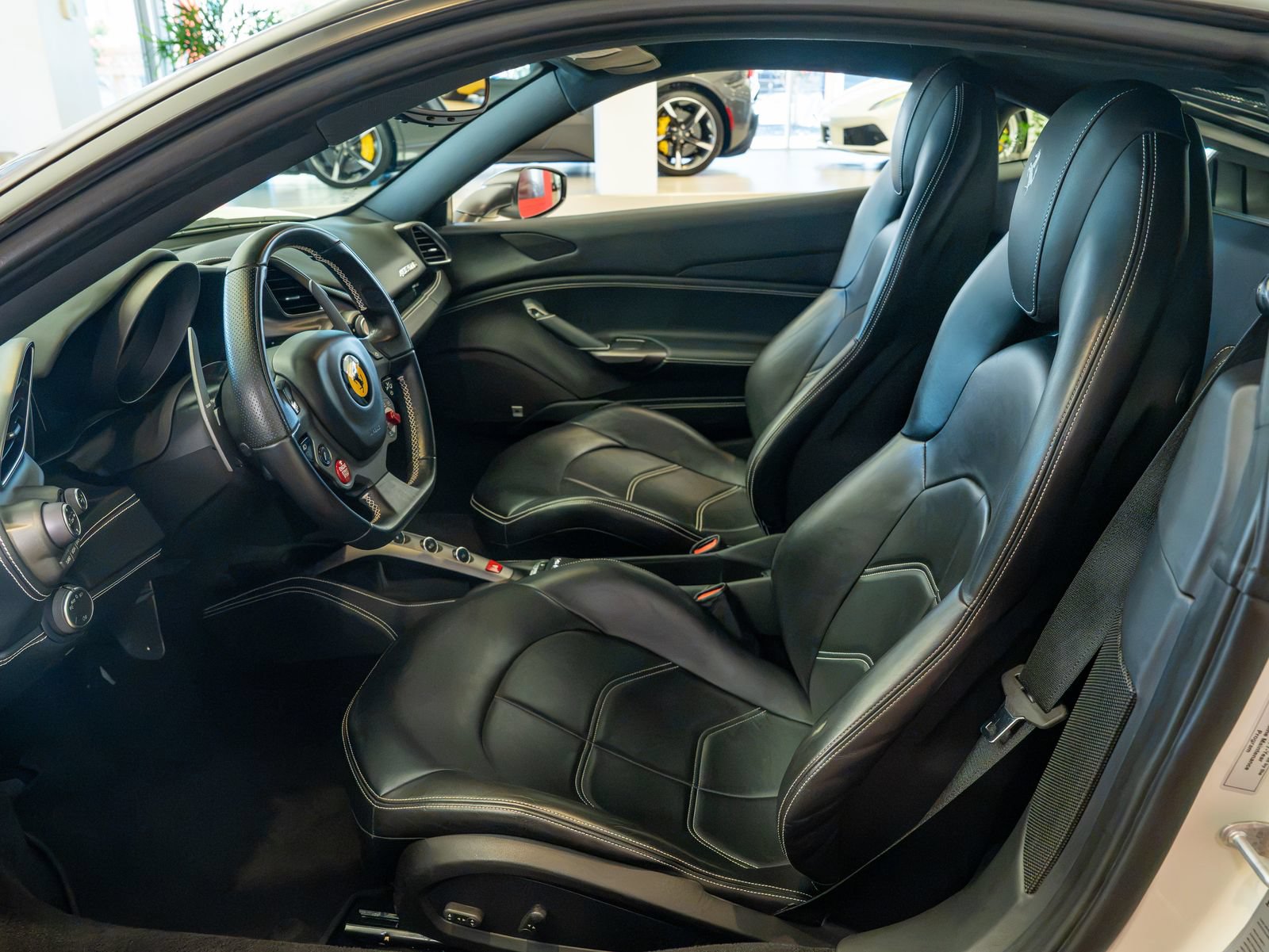 Certified 2016 Ferrari 488 GTB RWD image 10