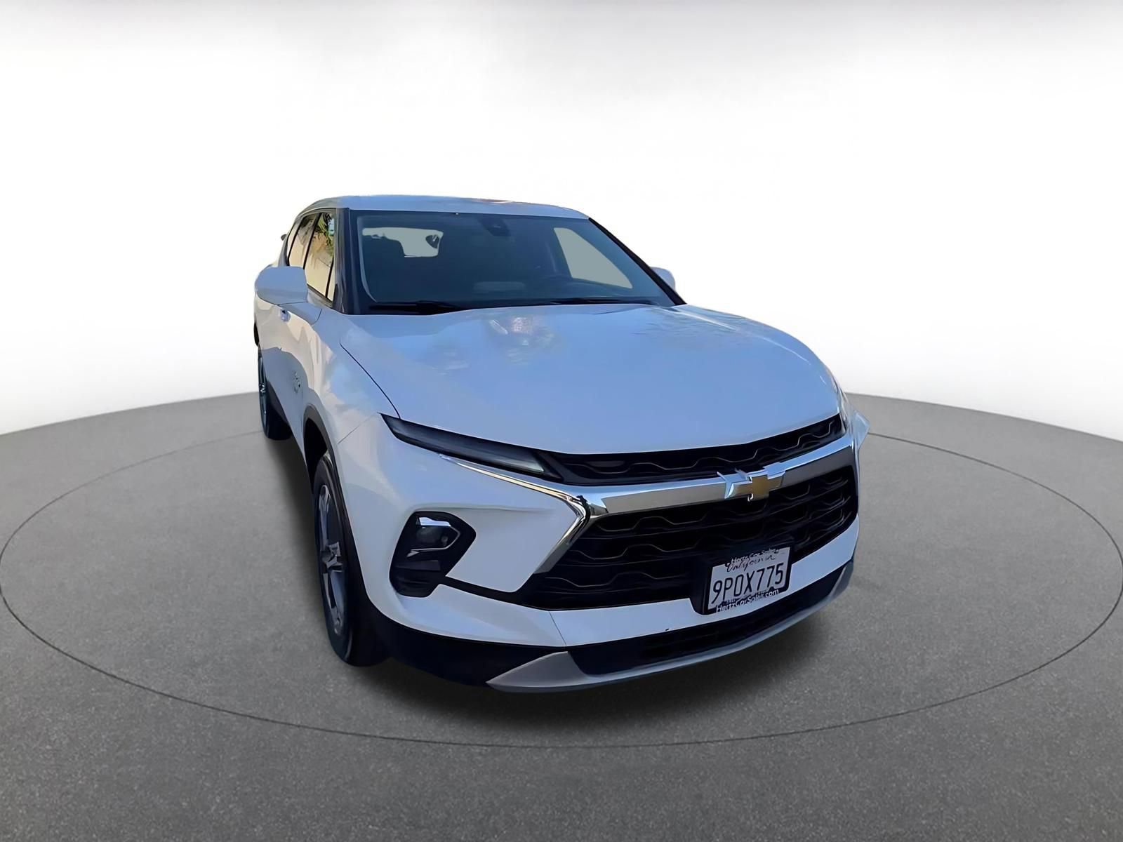 Used 2025 Chevrolet Blazer LT FWD image 3