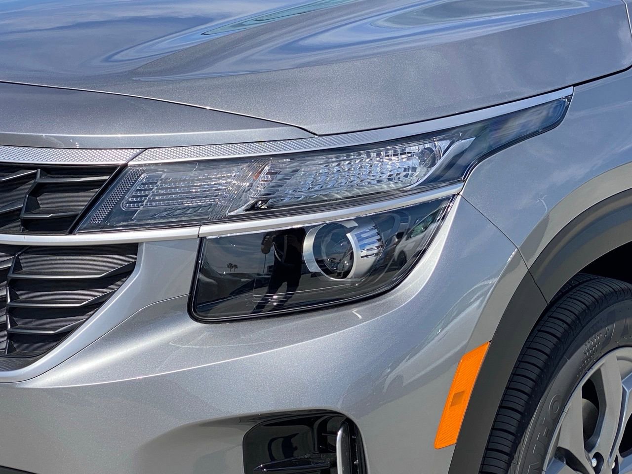 New 2026 Kia Seltos LX image 8