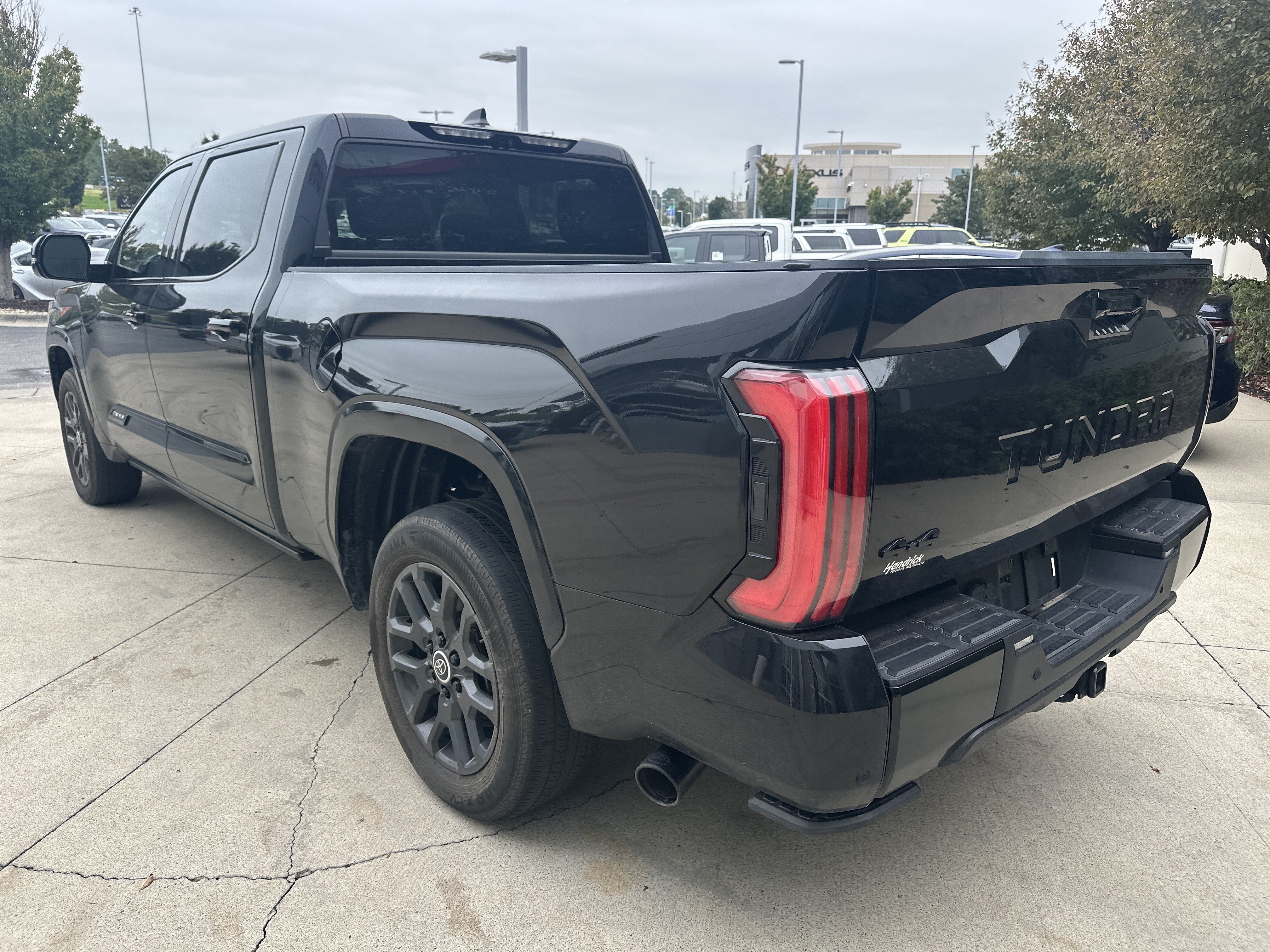 Used 2024 Toyota Tundra Platinum AWD/4WD image 7