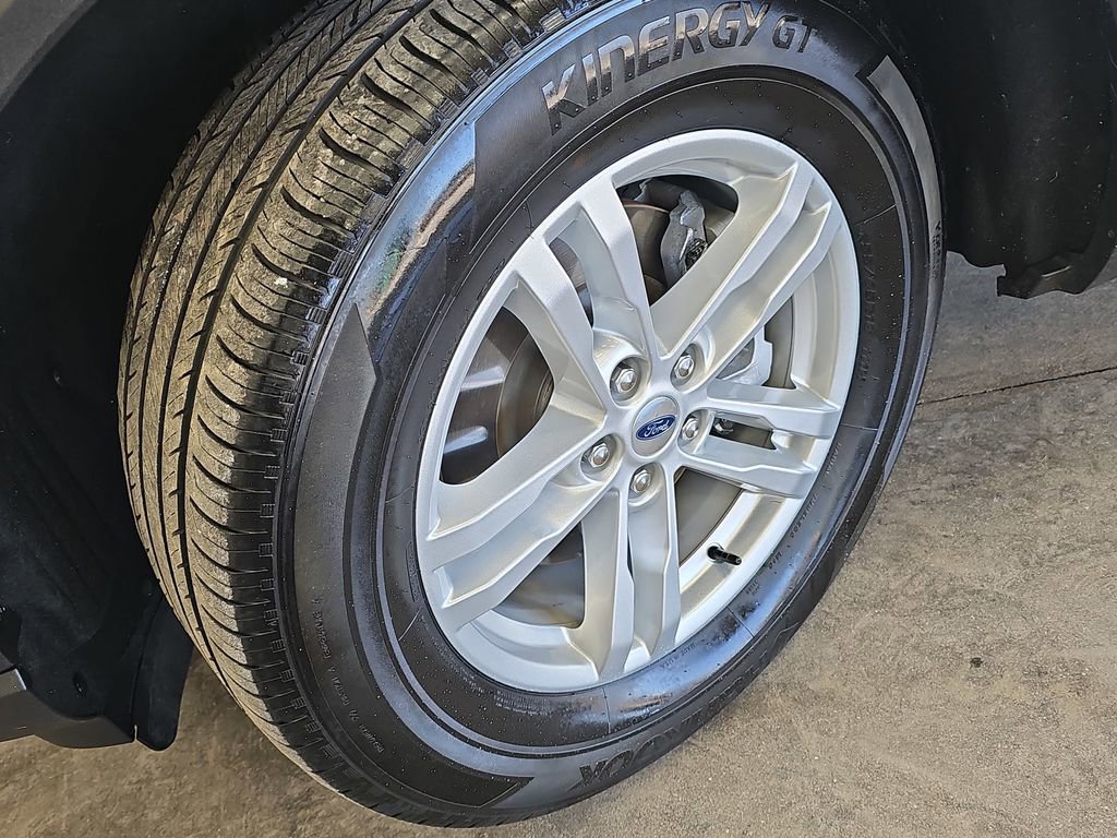 Used 2024 Ford Explorer XLT image 30