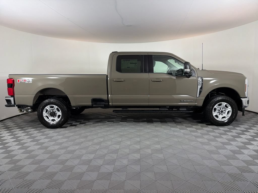 New 2026 Ford F350 XLT w/ XLT Premium Package AWD/4WD image 2