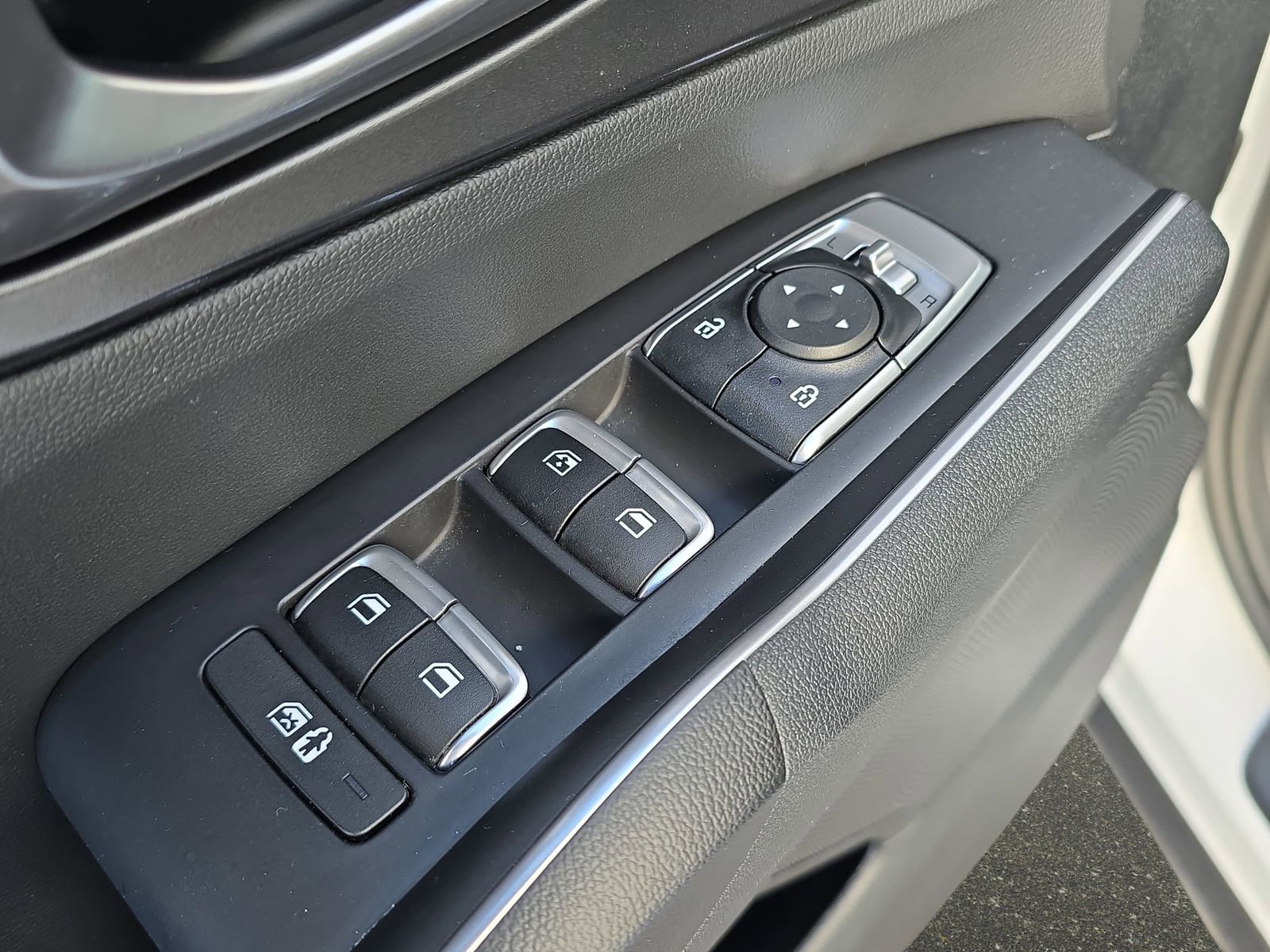 Used 2023 Kia Sorento LX image 29