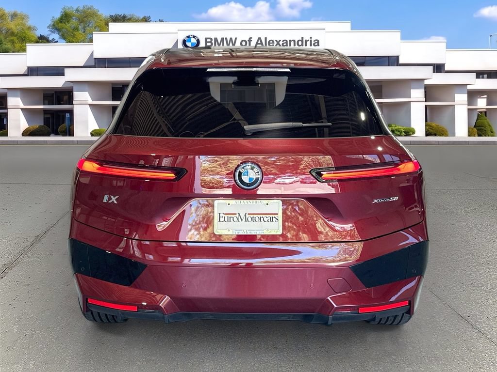 Certified 2024 BMW iX xDrive50 w/ Sport Package AWD/4WD image 6