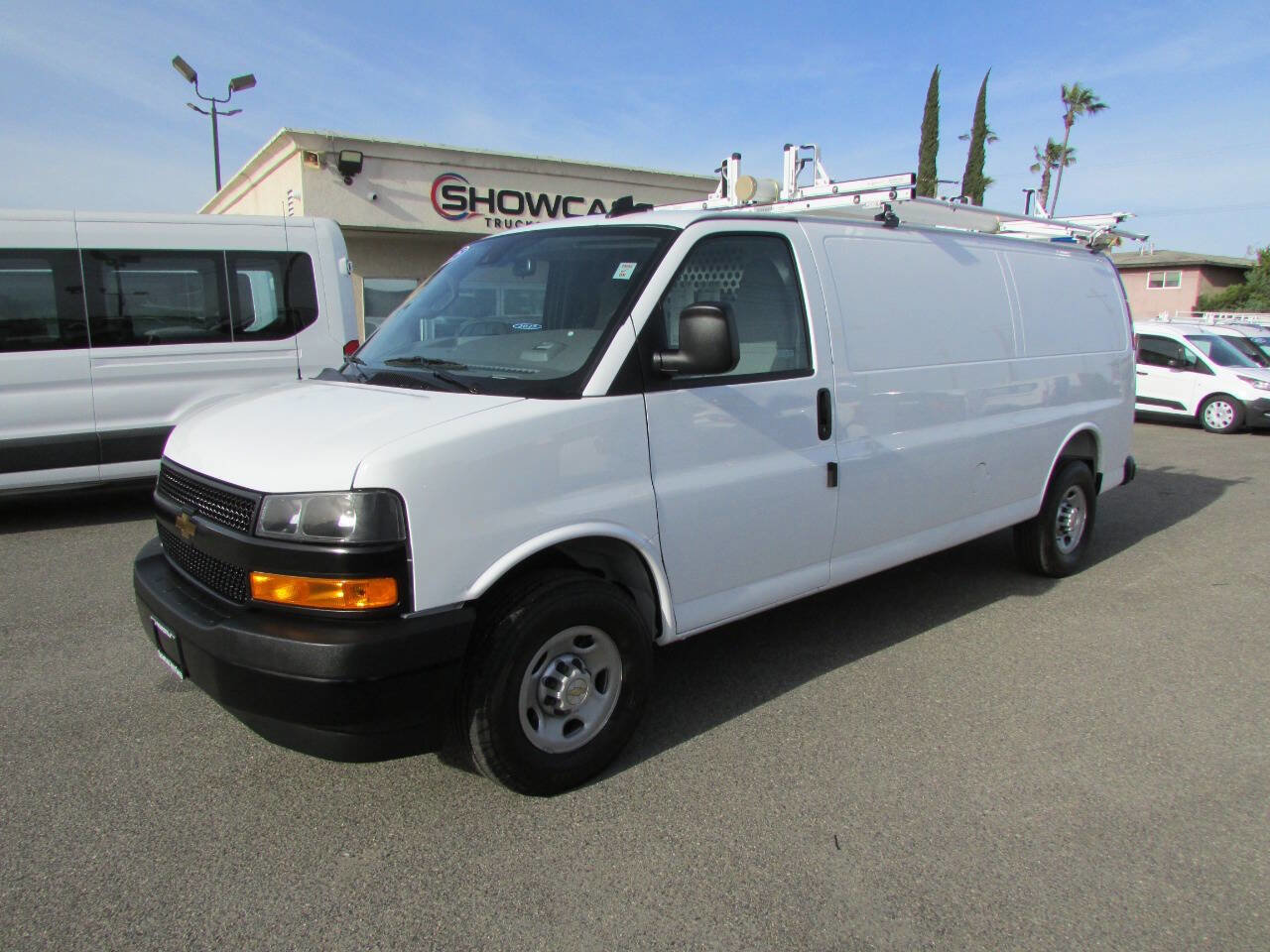 Used 2025 Chevrolet Express 2500 Extended w/ Communications Package RWD image 4