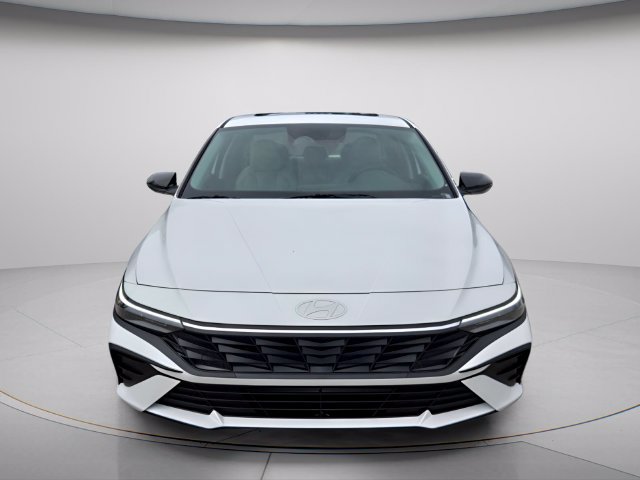 New 2026 Hyundai Elantra SEL Sport FWD image 3