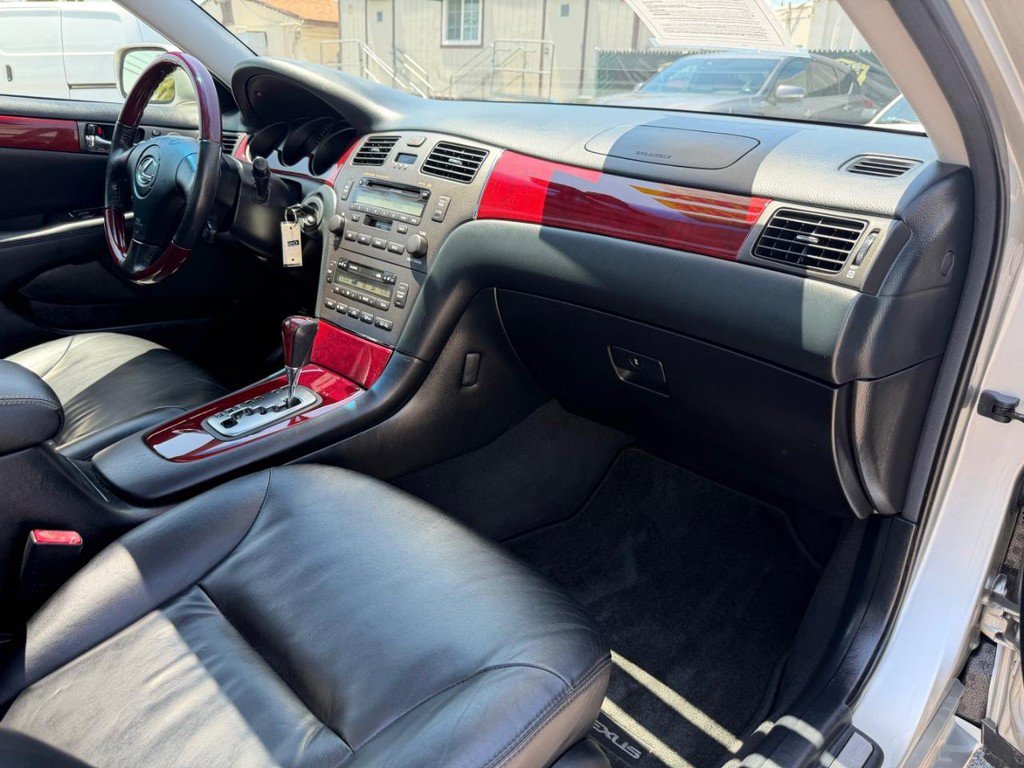 Used 2003 Lexus ES 330 FWD image 19