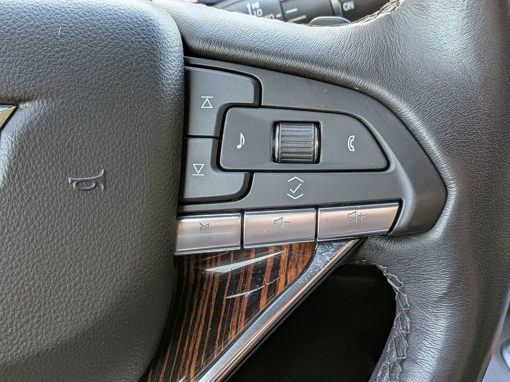 Certified 2022 Cadillac Escalade Premium Luxury image 28