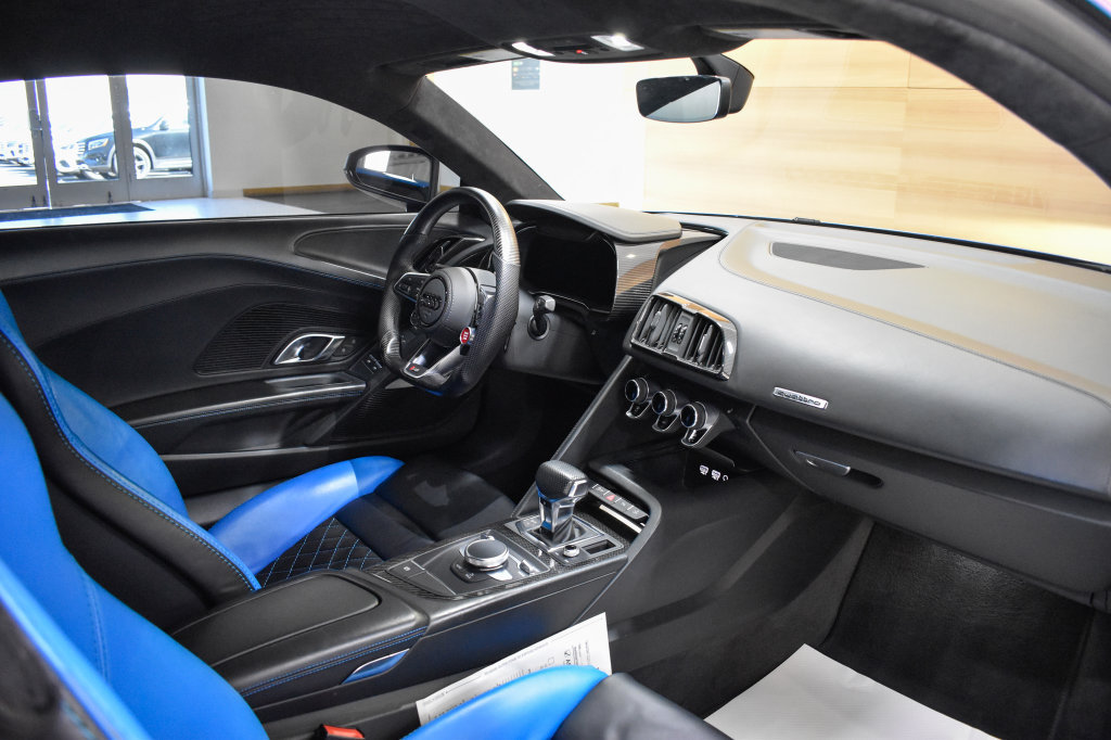 Used 2018 Audi R8 V10 w/ Carbon Exterior Package AWD/4WD image 18