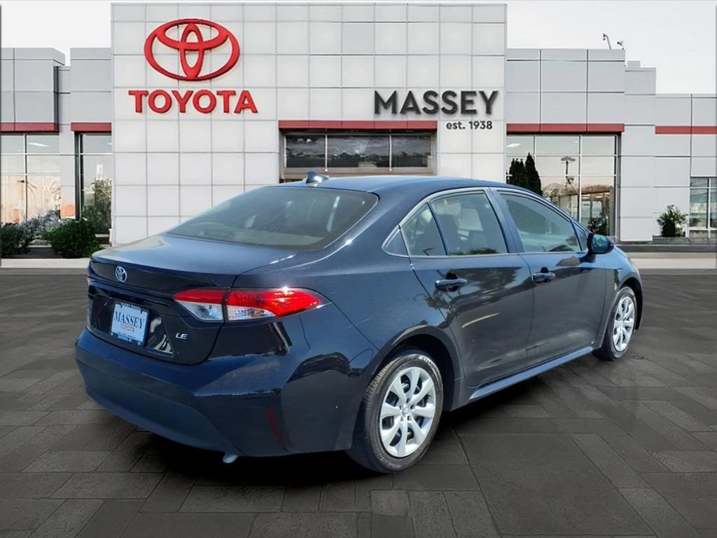 Used 2024 Toyota Corolla LE FWD image 3