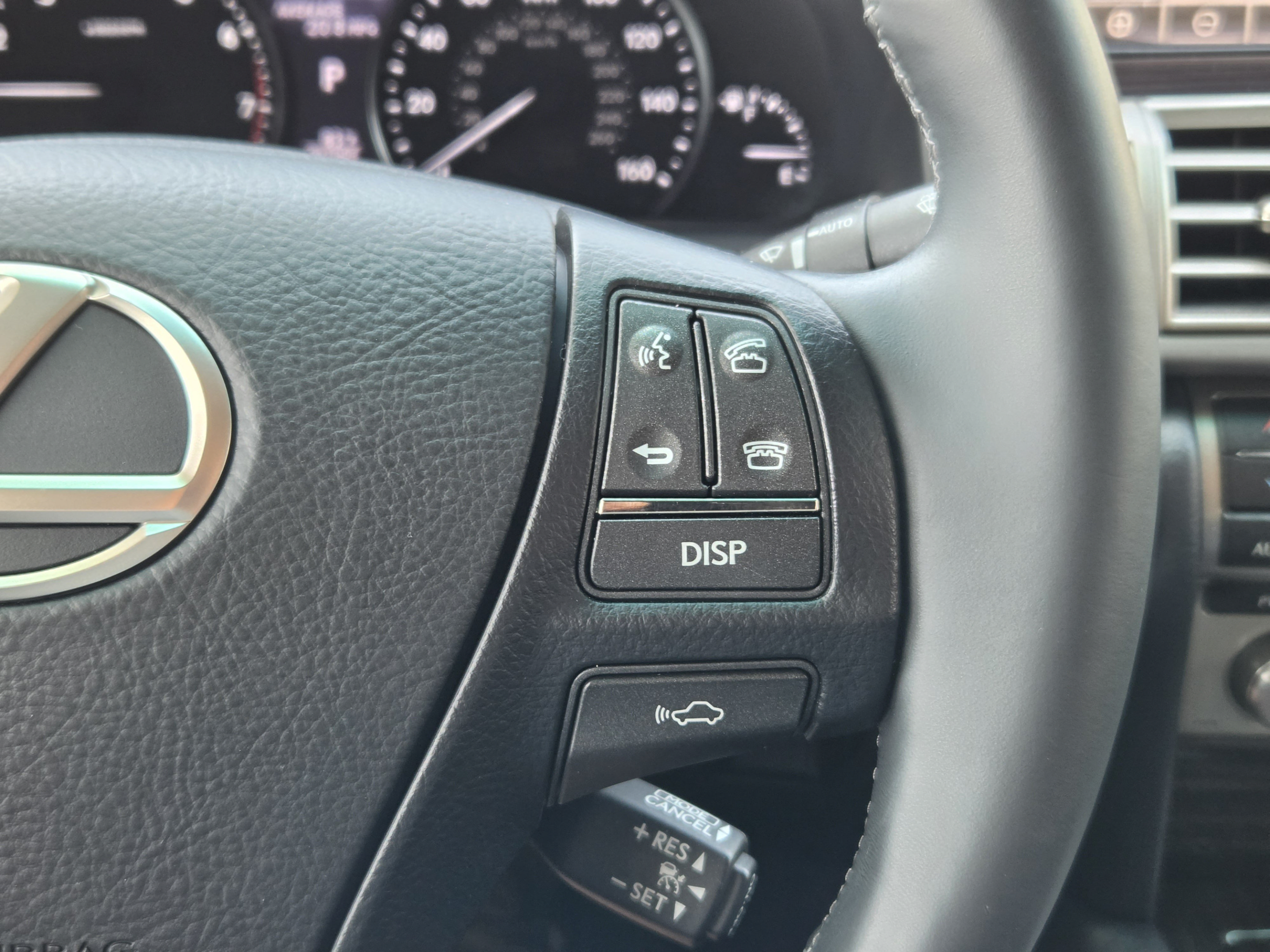 Used 2017 Lexus LS 460 w/ Comfort Package RWD image 34